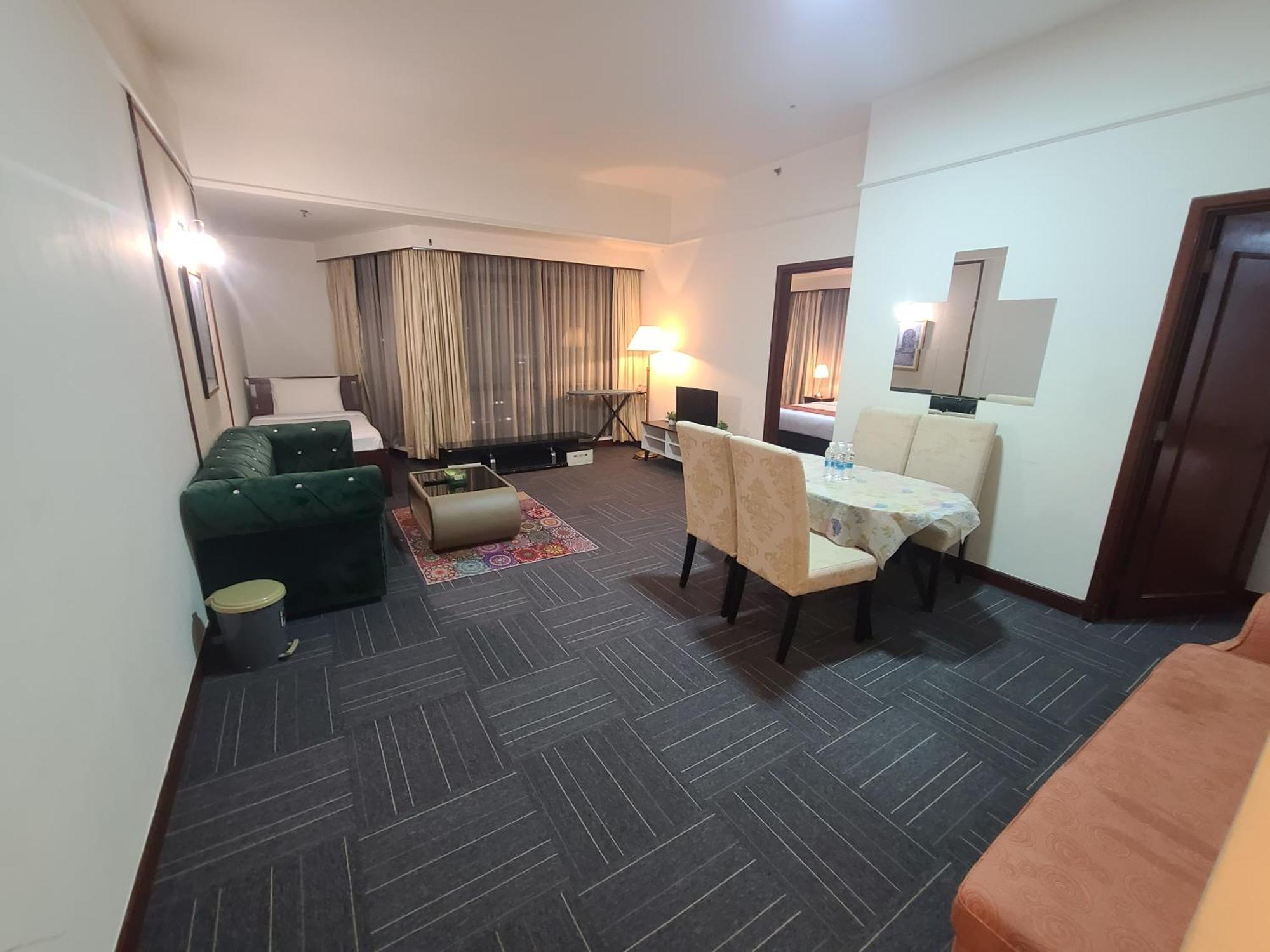 Kl Time Square Hotal Sarvice Suite Kuala Lumpur Extérieur photo